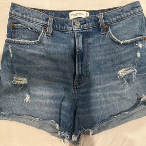 A&F 4 inch High rise short